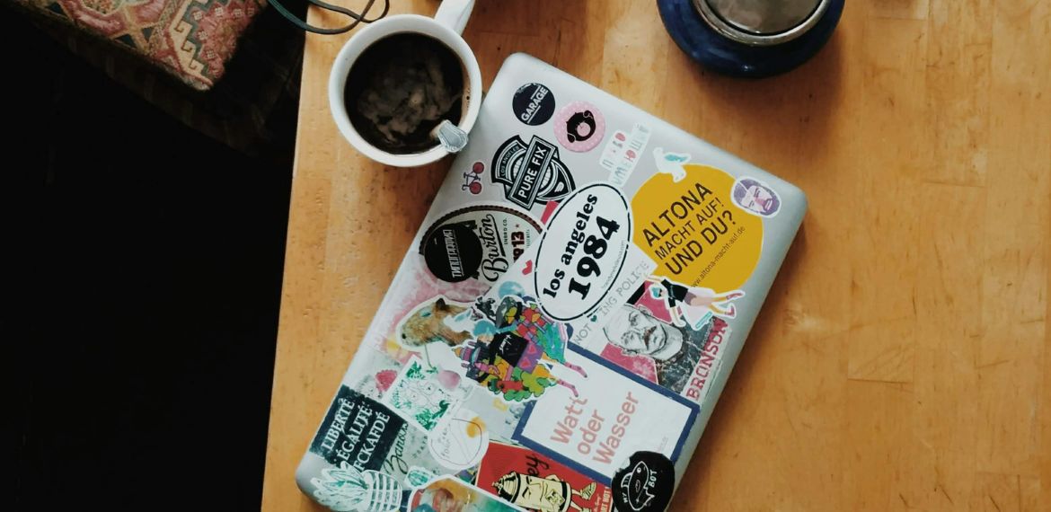 Sticker Sheets vs. Sticker Rolls: Which One’s Right for You?