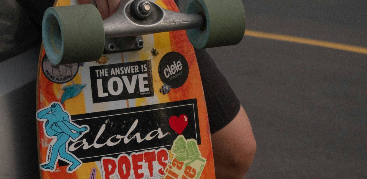 Sticker Materials Explained: Vinyl, Paper, Holographic & more!